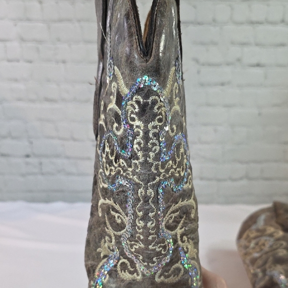 Sparkling Embroidered Heeled Boots - Picture 3 of 10
